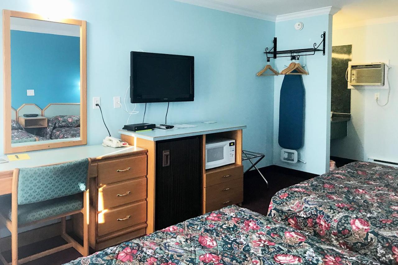 Lamplighter Motel แคมลูปส์ ภายนอก รูปภาพ