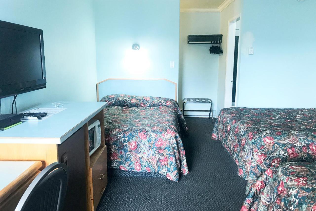 Lamplighter Motel แคมลูปส์ ภายนอก รูปภาพ