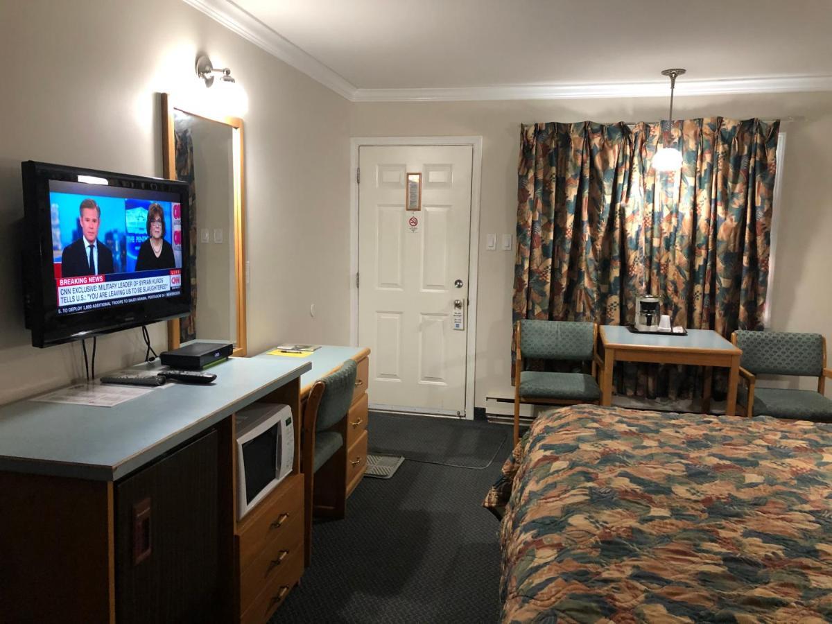 Lamplighter Motel แคมลูปส์ ภายนอก รูปภาพ