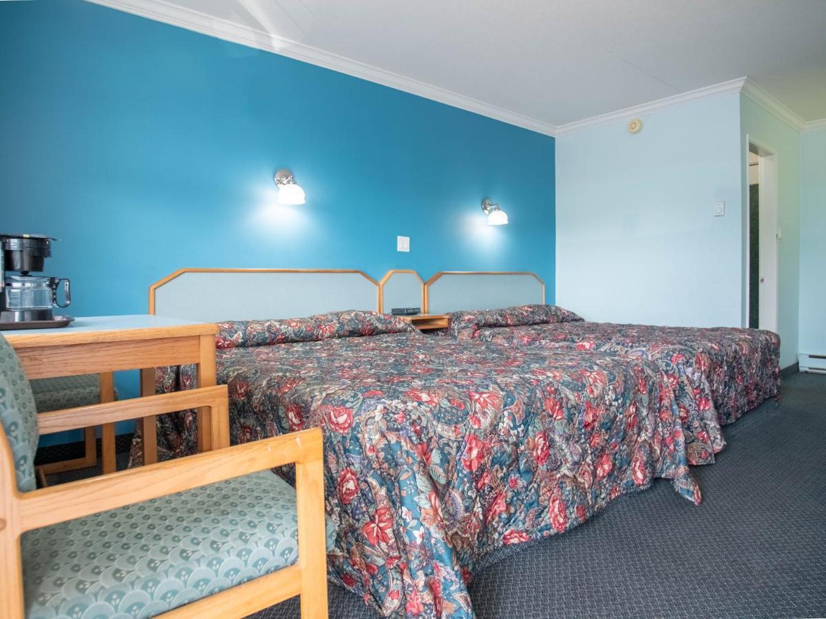 Lamplighter Motel แคมลูปส์ ภายนอก รูปภาพ