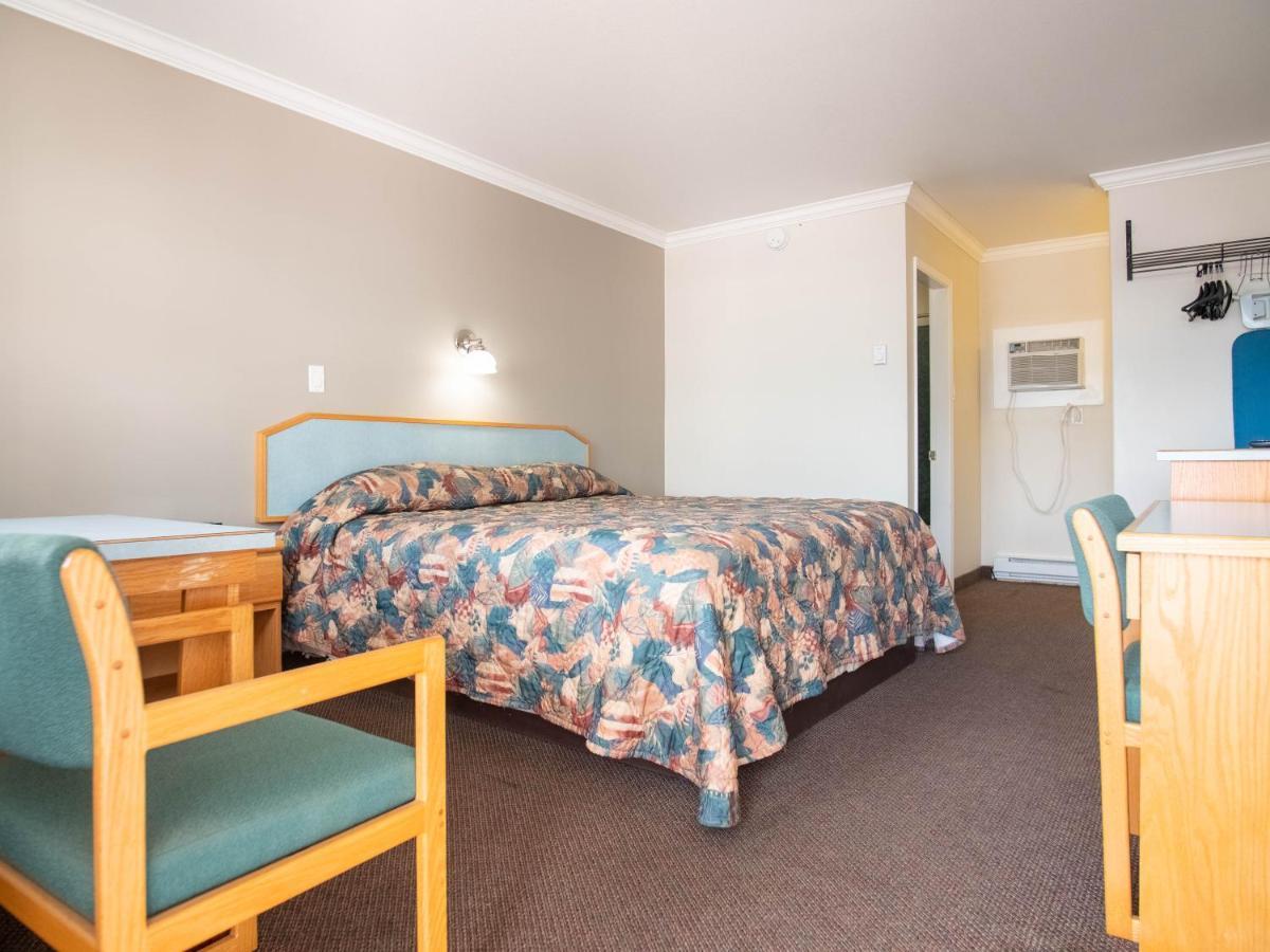 Lamplighter Motel แคมลูปส์ ภายนอก รูปภาพ